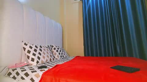 foxxy sweets online show from 7, 5, 2026