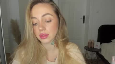 C o r a l i e online show from 6, 2, 2025