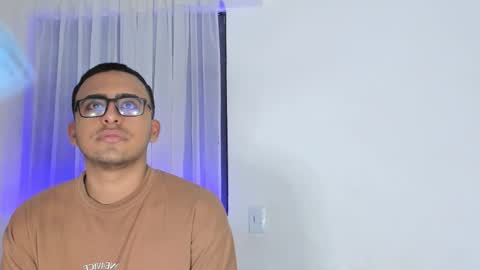 Snapshot of sexy_couple_xx1 chatting on 23, 10, 2025 sexy_couple_xx1 online show from 23, 10, 2025