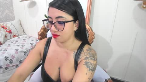 Snapshot of sexy_cristall chatting on 9, 12, 2024  C R I S T A L  online show from 9, 12, 2024