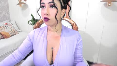 Snapshot of sexy_cristall chatting on 5, 1, 2025  C R I S T A L  online show from 5, 1, 2025