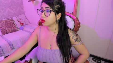 Snapshot of sexy_cristall chatting on 2, 3, 2025  C R I S T A L  online show from 2, 3, 2025