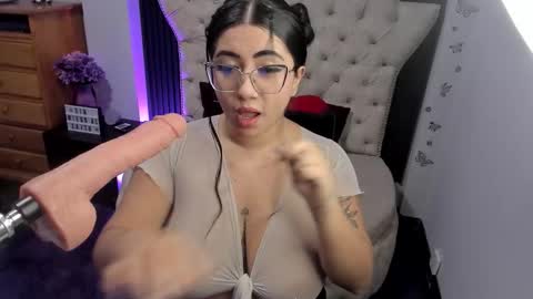 Snapshot of sexy_cristall chatting on 20, 10, 2025  C R I S T A L  online show from 20, 10, 2025