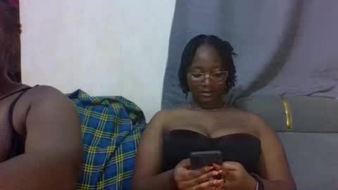 Snapshot of sexy_helle chatting on 26, 9, 2025 sexy_helle online show from 26, 9, 2025