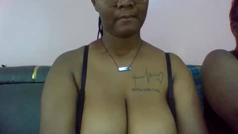 Snapshot of sexy_helle chatting on 5, 12, 2025 sexy_helle online show from 5, 12, 2025