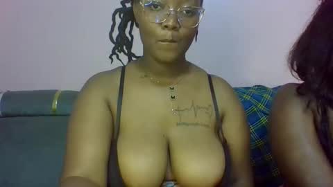 Snapshot of sexy_helle chatting on 15, 3, 2026 sexy_helle online show from 15, 3, 2026