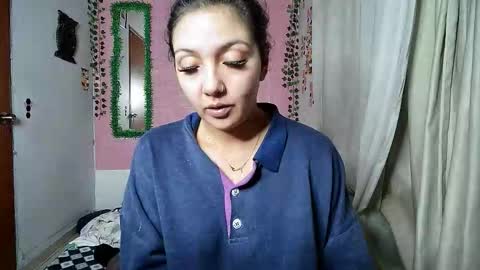 sexy lolas online show from 3, 10, 2025