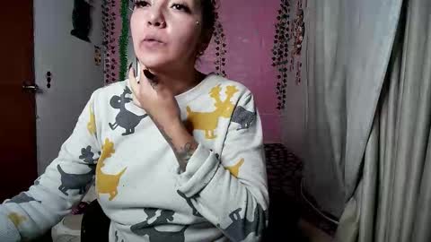 sexy lolas online show from 27, 11, 2025