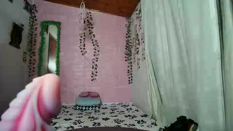 sexy lolas online show from 2, 3, 2026