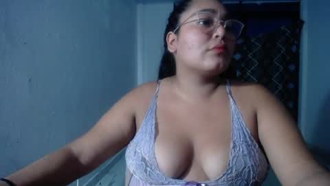 Snapshot of sexy_love_15 chatting on 2, 4, 2026 SIRENA LOVE online show from 2, 4, 2026