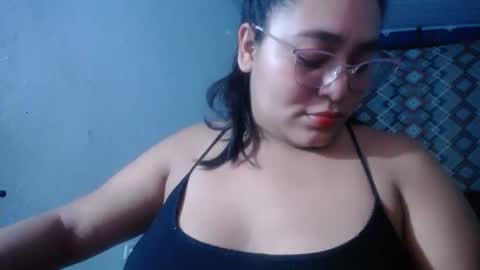 Snapshot of sexy_love_15 chatting on 15, 4, 2026 SIRENA LOVE online show from 15, 4, 2026