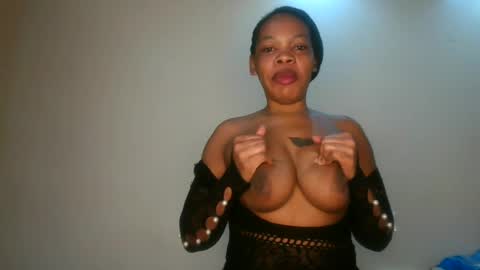 sexy_lyna online show from 7, 7, 2026