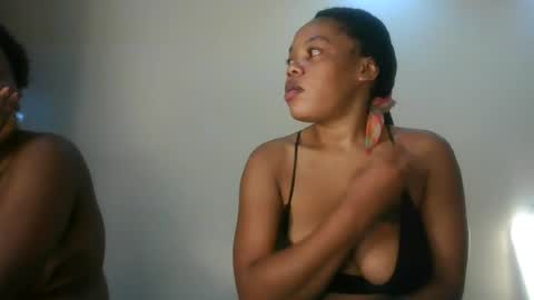 sexy_lyna online show from 12, 7, 2026