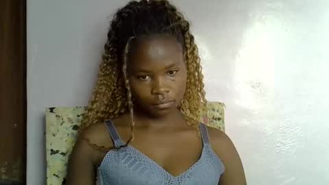 Snapshot of sexy_molyne chatting on 17, 1, 2026 Molyne online show from 17, 1, 2026