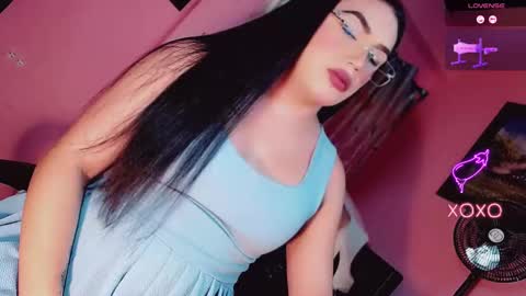 Snapshot of sexy_mysterious_dirty_girl chatting on 23, 11, 2025 queen online show from 23, 11, 2025