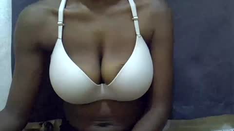 Snapshot of sexy_peach4 chatting on 18, 6, 2026 sexy_peach4 online show from 18, 6, 2026