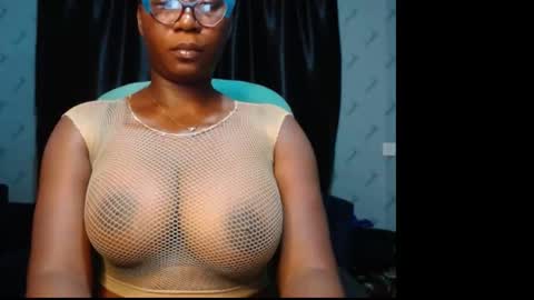 Snapshot of sexy_pearl12 chatting on 23, 1, 2025 zoe online show from 23, 1, 2025