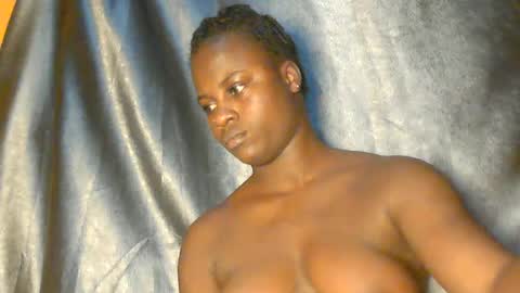 sexy_petitqueen online show from 11, 5, 2026