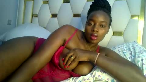 Snapshot of sexy_siera chatting on 23, 2, 2025 laura online show from 23, 2, 2025