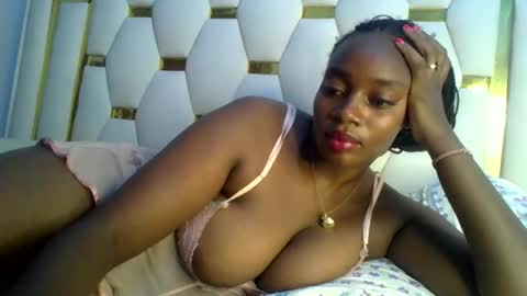 Snapshot of sexy_siera chatting on 24, 2, 2025 laura online show from 24, 2, 2025