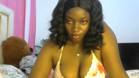 Snapshot of sexy_siera chatting on 16, 10, 2025 laura online show from 16, 10, 2025
