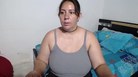 Snapshot of sexy_ticki chatting on 17, 10, 2025 janel online show from 17, 10, 2025