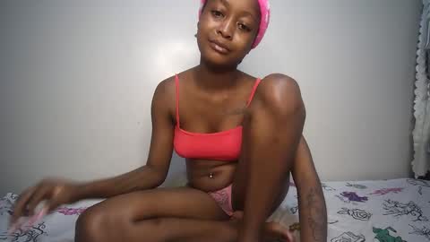 sexyasspetitte_ online show from 6, 2, 2025