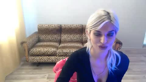 Snapshot of sexybeatriice chatting on 30, 9, 2025 sexybeatriice online show from 30, 9, 2025