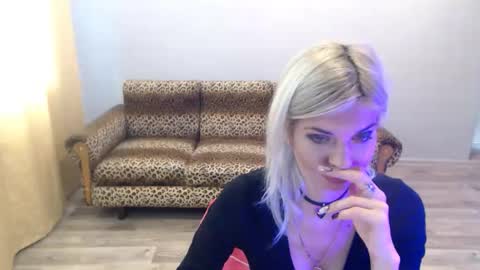 Snapshot of sexybeatriice chatting on 12, 11, 2025 sexybeatriice online show from 12, 11, 2025