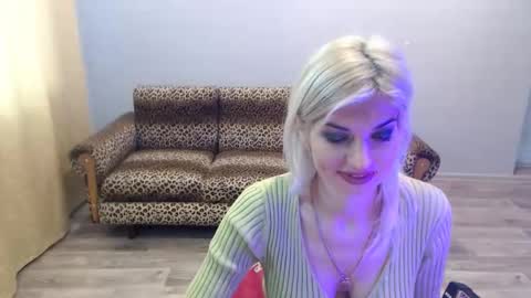 Snapshot of sexybeatriice chatting on 23, 12, 2025 sexybeatriice online show from 23, 12, 2025