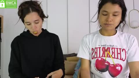 chanell and yina online show from 24, 4, 2026