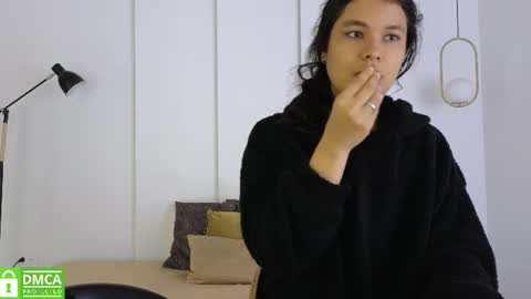 chanell and yina online show from 18, 6, 2026