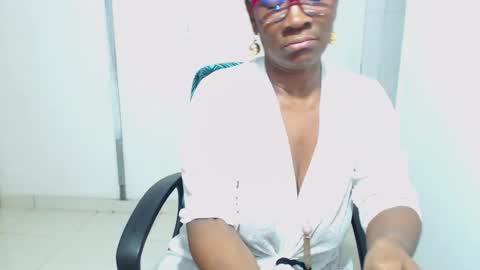 sexyhanny4u online show from 11, 11, 2025