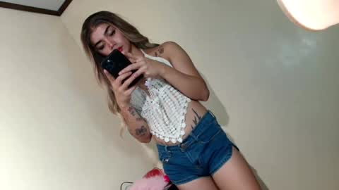 sexyhotbabe18 online show from 14, 5, 2026