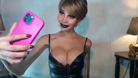 Queen Sofia online show from 1, 5, 2026