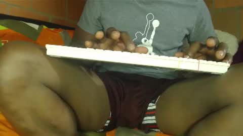 Snapshot of sexymen27cm chatting on 3, 1, 2025 sexymen27cm online show from 3, 1, 2025