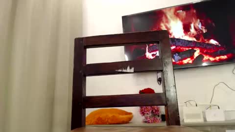 Snapshot of sexymia06 chatting on 24, 10, 2025 Melina online show from 24, 10, 2025