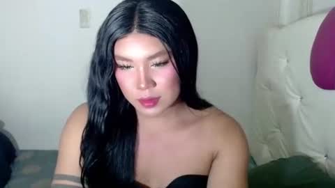 Snapshot of sexymika_xoxo chatting on 4, 12, 2025 Mika online show from 4, 12, 2025