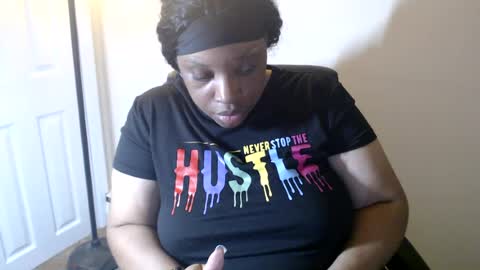 Snapshot of sexymona1218 chatting on 10, 7, 2026 SexyMona online show from 10, 7, 2026