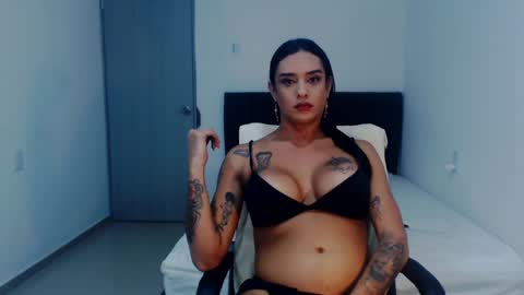 Natalia Duran online show from 16, 1, 2025