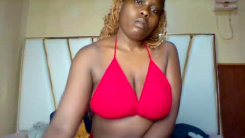 Snapshot of sexypussy983 chatting on 29, 6, 2026 Micky online show from 29, 6, 2026