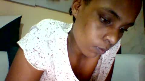 DOVY ACHIENG online show from 20, 10, 2025