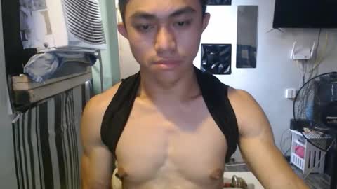 sexystrongcum online show from 22, 4, 2026