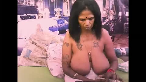 sexyva4u2luv online show from 31, 10, 2025