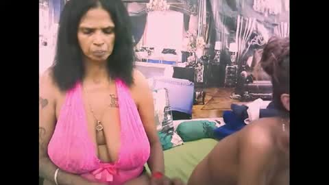 sexyva4u2luv online show from 1, 11, 2025