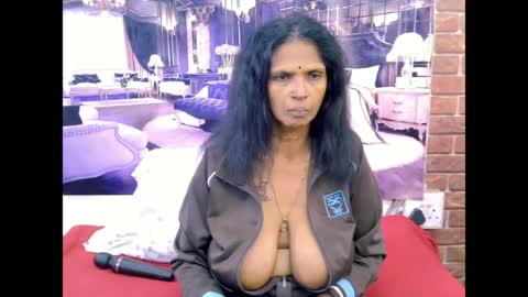 sexyva4u2luv online show from 2, 7, 2026