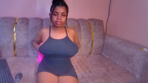 sexyyred_ online show from 4, 12, 2024