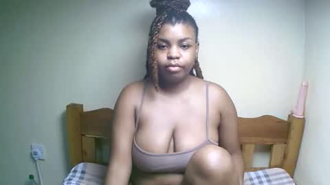sexyyred_ online show from 28, 4, 2026