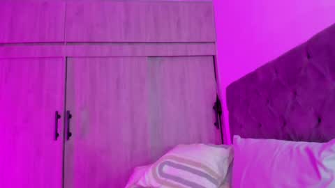 Shaina Vasquez online show from 6, 5, 2026