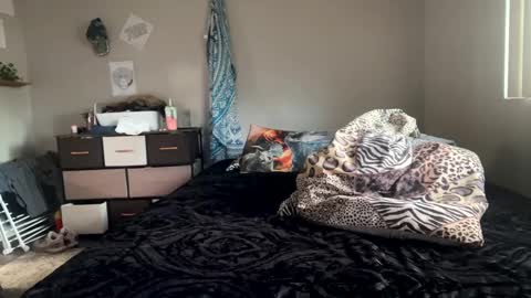 Shaman Woman online show from 28, 12, 2024